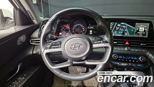 Hyundai The New Avante Hybrid 2022 — ფოტო 19/20
