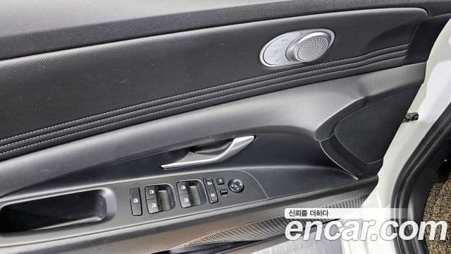 Hyundai The New Avante Hybrid 2022 — ფოტო 10/20