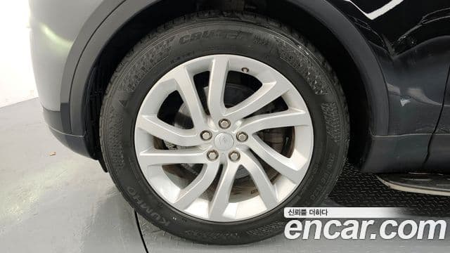 Land Rover Discovery 5 2018 — Şəkil 10/20
