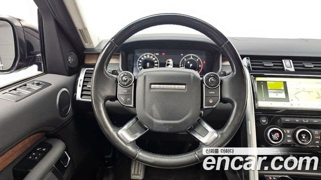 Land Rover Discovery 5 2018 — Şəkil 14/20