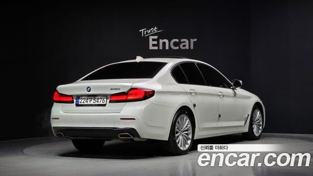 BMW 5 Series 2023 — Şəkil 2/20