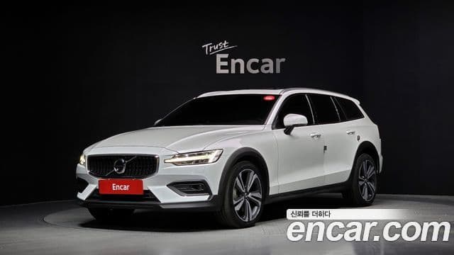 Volvo V60 Cross Country 2021 — Şəkil 10/20