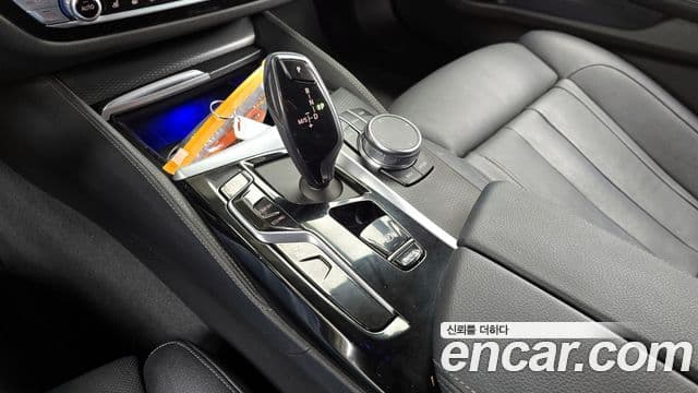 BMW 5 Series 2023 — Şəkil 9/20