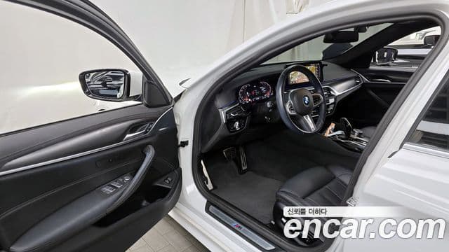 BMW 5 Series 2023 — Şəkil 10/20