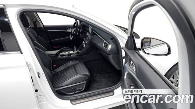 Genesis G70 2022 — Photo 9/20