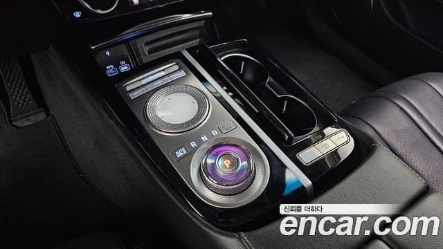 Genesis Electrified G80 2020 — Şəkil 9/20