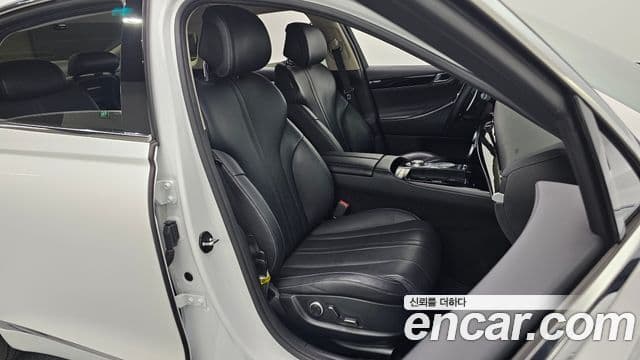Genesis Electrified G80 2020 — Şəkil 11/20