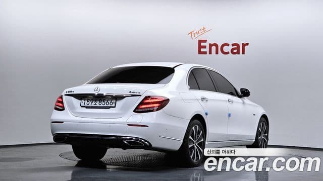Mercedes-Benz E-Class 2020 — ფოტო 2/20