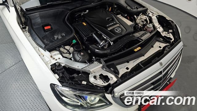 Mercedes-Benz E-Class 2020 — ფოტო 6/20