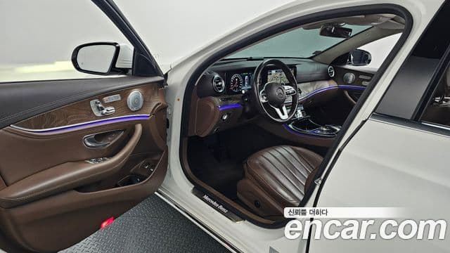 Mercedes-Benz E-Class 2020 — ფოტო 10/20