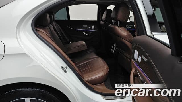 Mercedes-Benz E-Class 2020 — ფოტო 12/20