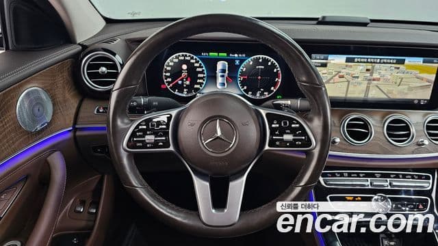 Mercedes-Benz E-Class 2020 — ფოტო 13/20