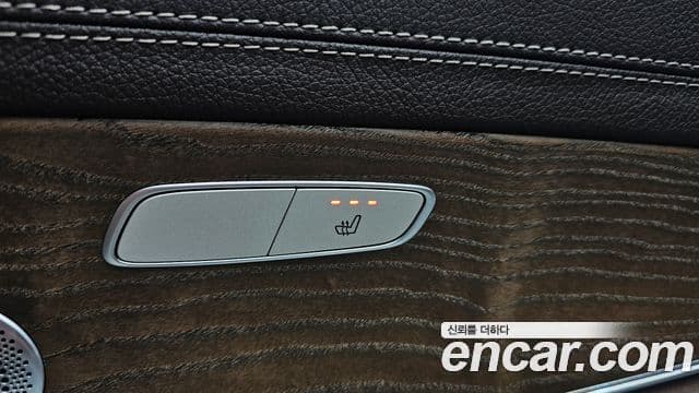 Mercedes-Benz E-Class 2020 — ფოტო 18/20