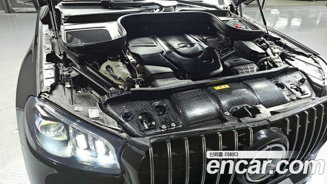 Mercedes-Benz GLS-Class 2023 — Photo 18/20