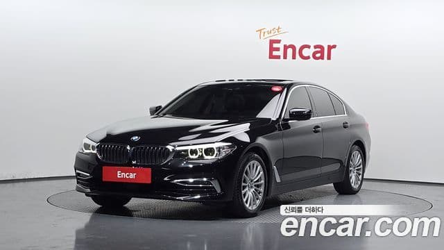 BMW 5 Series 2019 — ფოტო 1/20