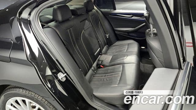 BMW 5 Series 2019 — ფოტო 12/20