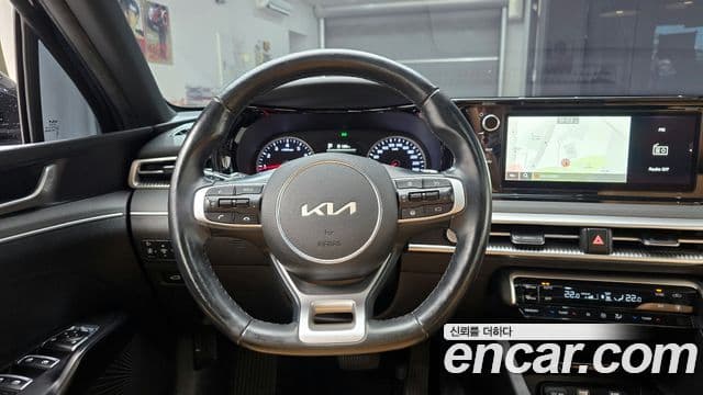 Kia K5 2022 — ფოტო 14/20