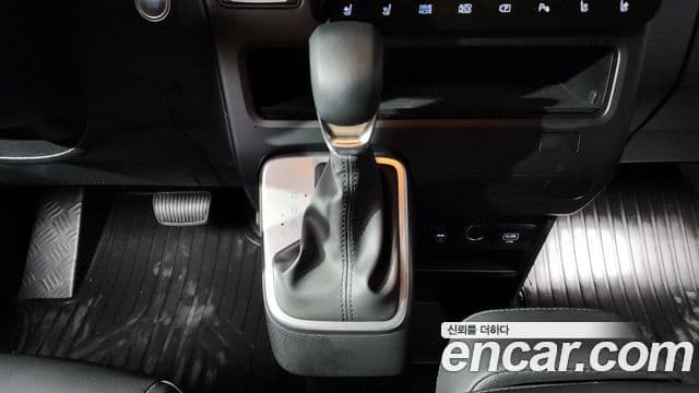 Hyundai Staria 2025 — ფოტო 9/20