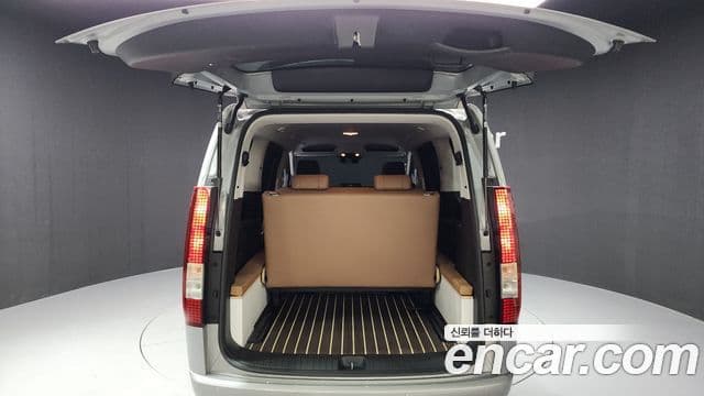 Hyundai Staria 2025 — ფოტო 20/20