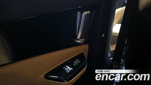Kia Carnival 2021 — Şəkil 18/20