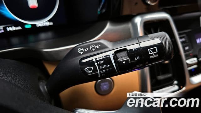Kia Sorento 2021 — ფოტო 15/20