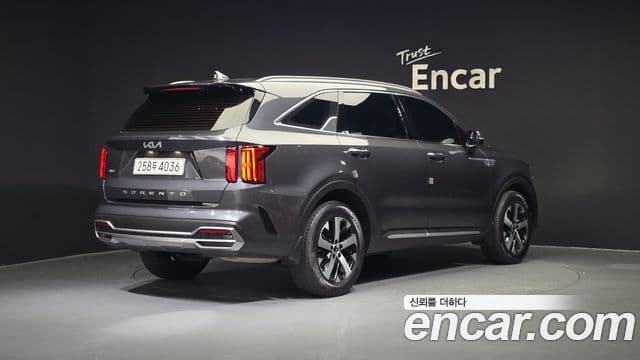 Kia Sorento 2022 — ფოტო 2/20