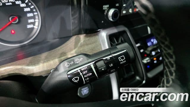 Kia Sorento 2022 — ფოტო 16/20