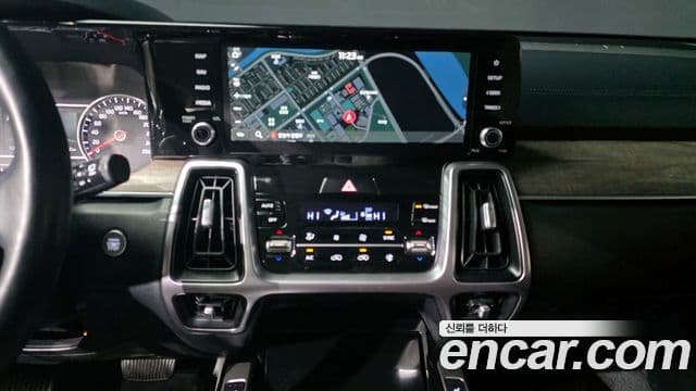 Kia Sorento 2022 — ფოტო 19/20