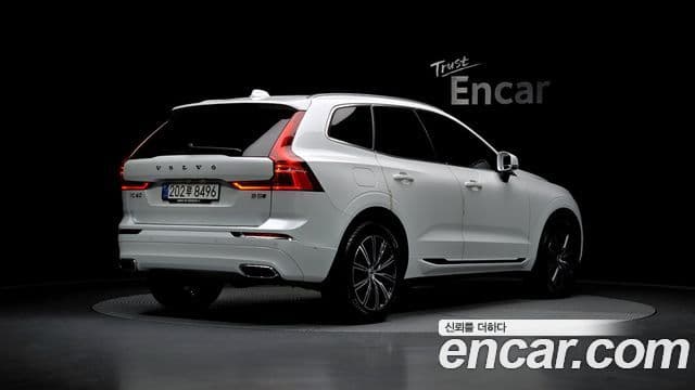 Volvo XC60 2021 — Фото 2/20
