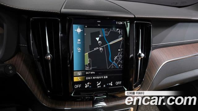 Volvo XC60 2021 — Фото 14/20