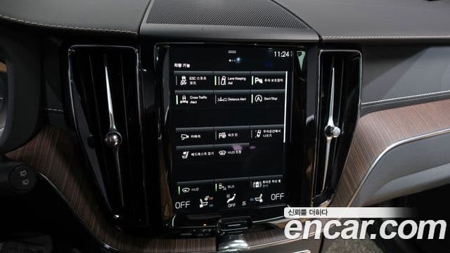 Volvo XC60 2021 — Фото 16/20