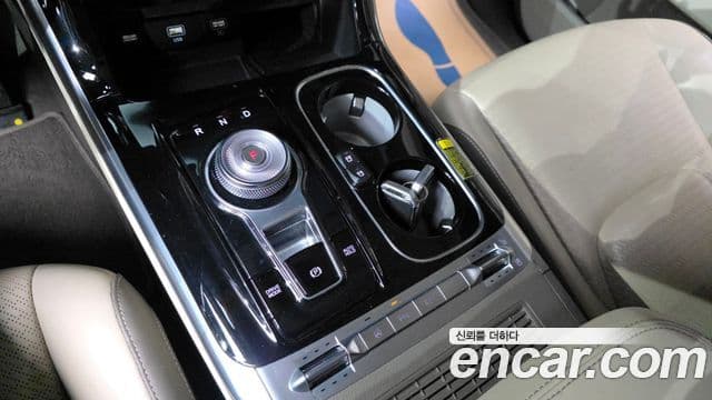 Kia Carnival 2022 — Şəkil 9/20