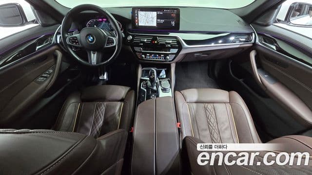 BMW 5 Series 2022 — ფოტო 14/20