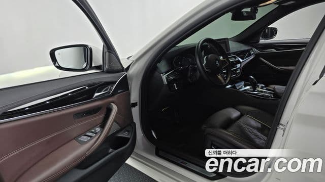 BMW 5 Series 2022 — ფოტო 10/20