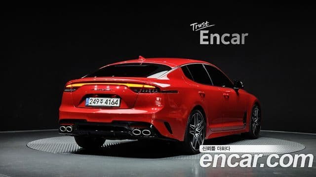 Kia Stinger 2020 — ფოტო 2/20