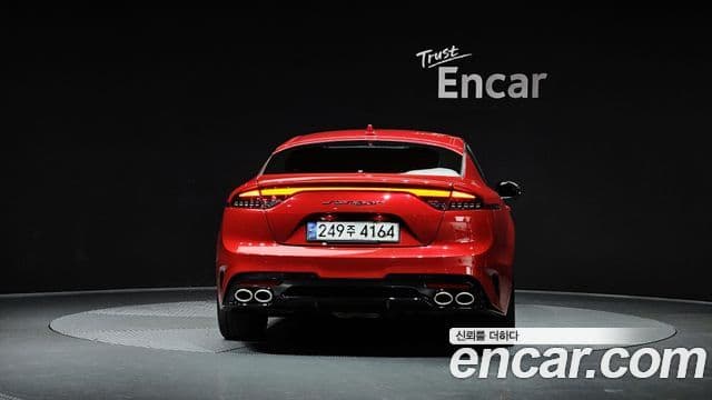 Kia Stinger 2020 — ფოტო 4/20