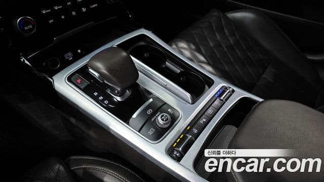 Kia Stinger 2020 — ფოტო 9/20
