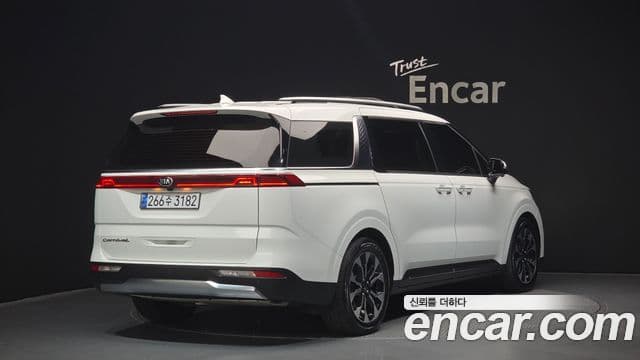 Kia Carnival 2020 — Фото 2/20