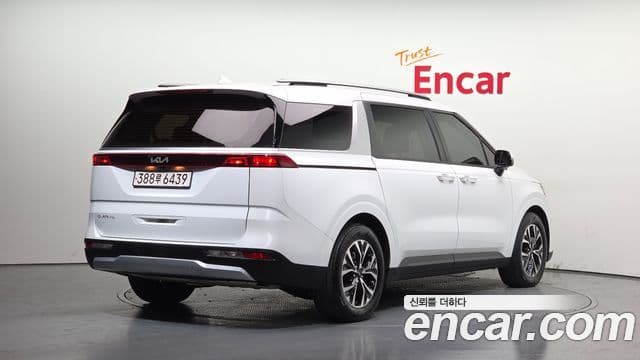 Kia Carnival 2023 — Şəkil 2/20