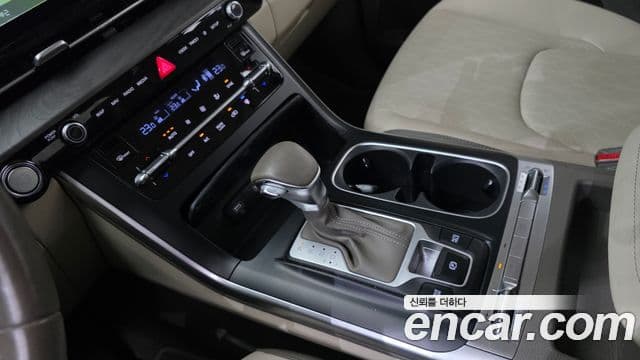 Kia Carnival 2023 — Şəkil 9/20