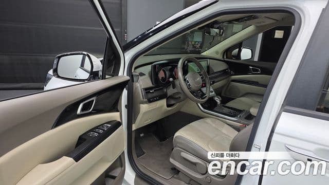 Kia Carnival 2023 — Şəkil 10/20