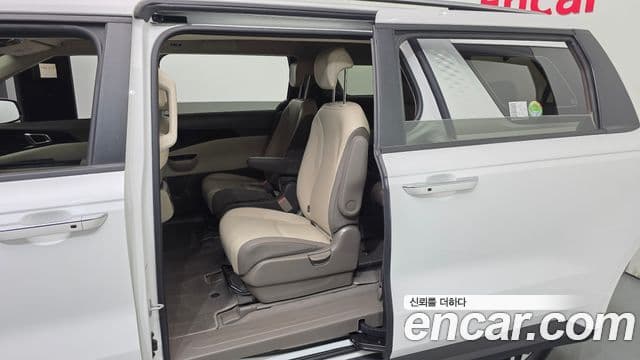Kia Carnival 2023 — Şəkil 11/20