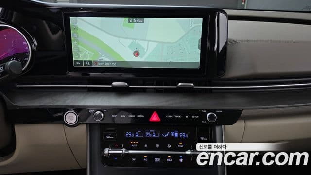 Kia Carnival 2023 — Şəkil 17/20