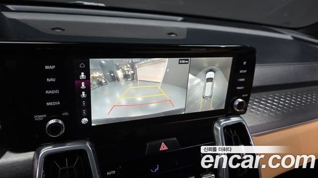 Kia Sorento 2022 — ფოტო 16/20