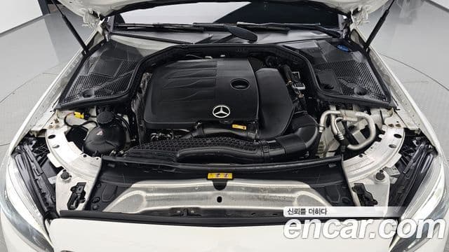 Mercedes-Benz C-Class 2019 — ფოტო 6/20
