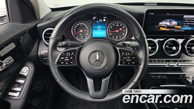 Mercedes-Benz C-Class 2019 — ფოტო 13/20