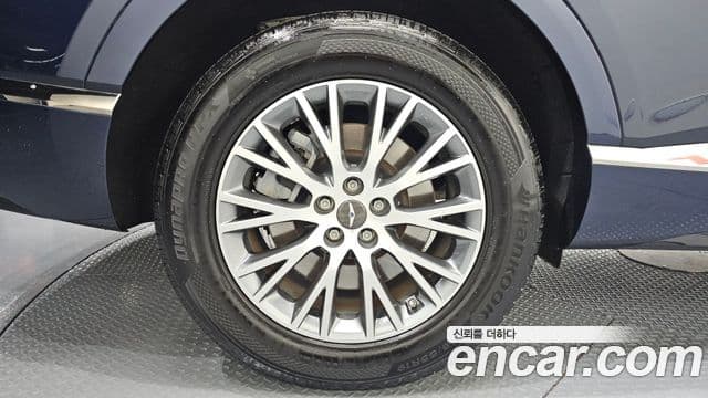 Genesis GV80 2021 — ფოტო 19/20