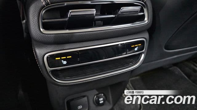Genesis GV80 2021 — ფოტო 15/20
