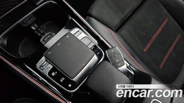 Mercedes-Benz GLB-Class 2020 — Şəkil 18/20