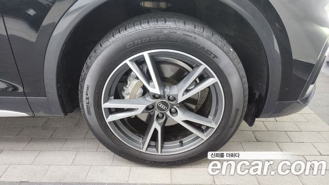 Audi Q5 2021 — ფოტო 5/20
